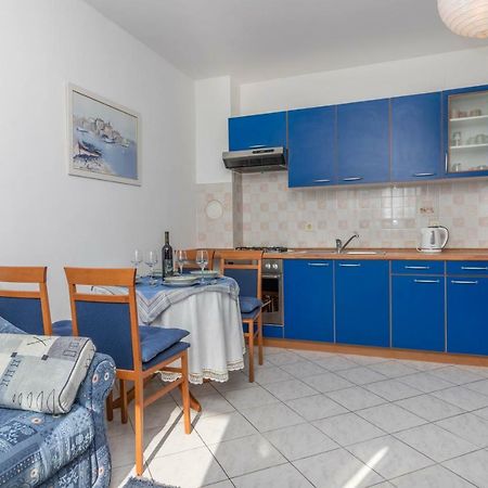 Apartmani Adria Lila Crikvenica Dramalj Exterior photo