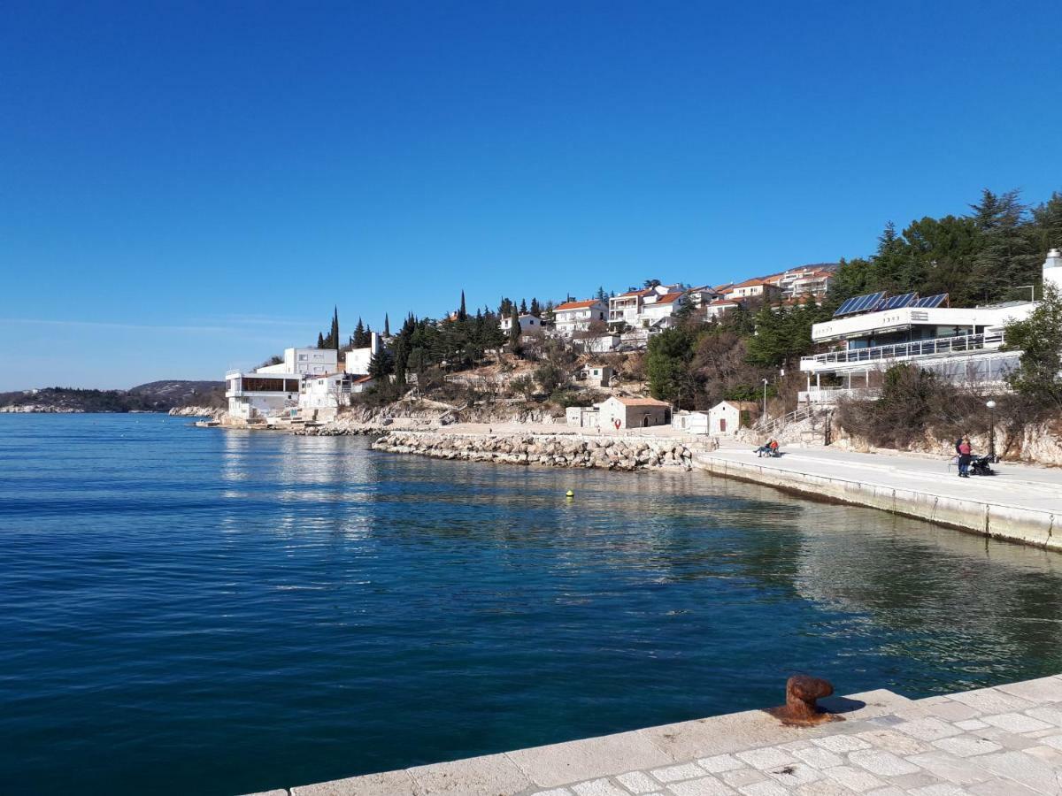 Apartmani Adria Lila Crikvenica Dramalj Exterior photo